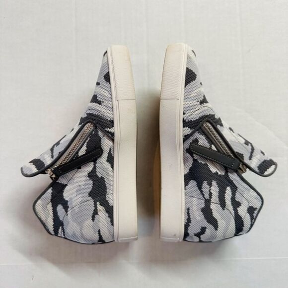 Steve Madden Click Wedge High Top Sneakers, Gray Camo Pattern, Women's Size 7 - Picture 4 of 14
